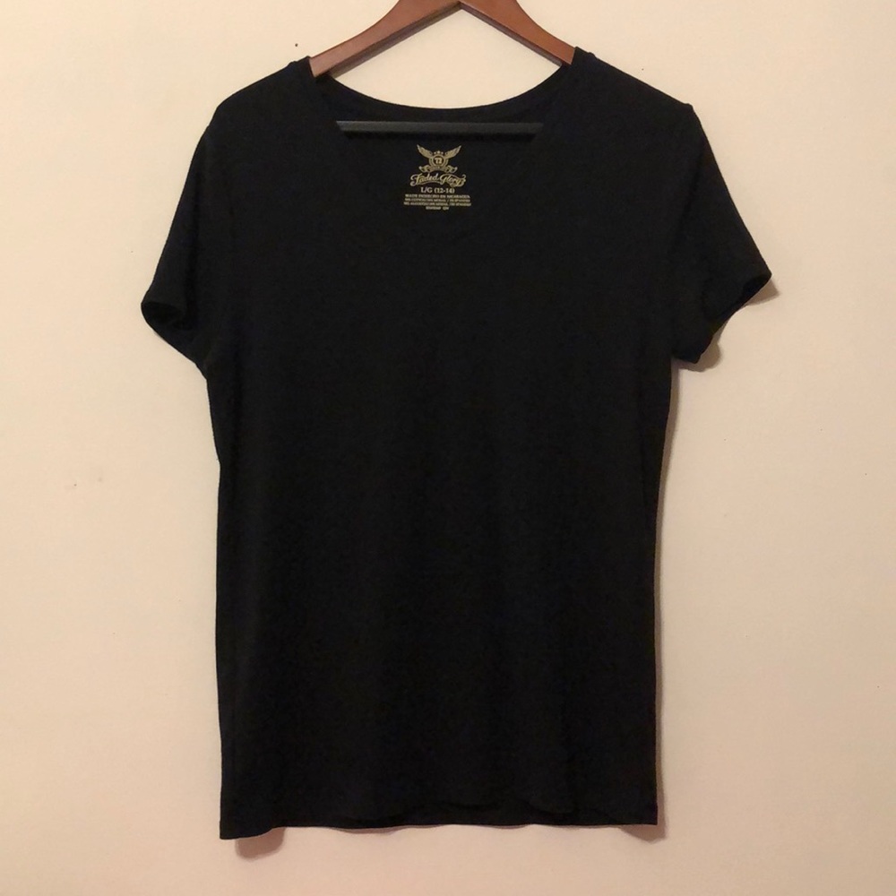 2 Set Faded Glory Shirts